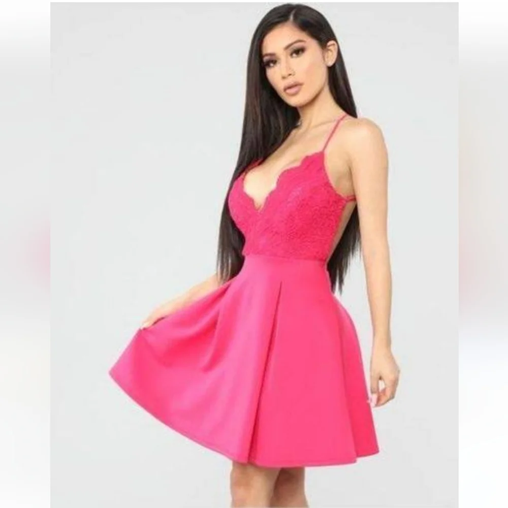 2 women's dresses - Picture 1 of 4